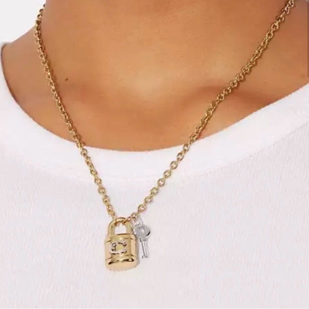NWT Coach women’s necklace - Picture 2 of 3